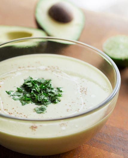 Soupe chaude à l'avocat du Mexique