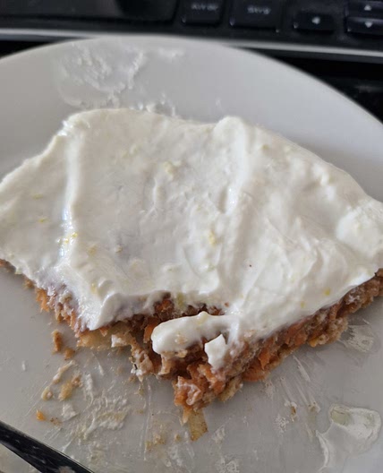 Einfacher karottenkuchen mit banane haferflocken