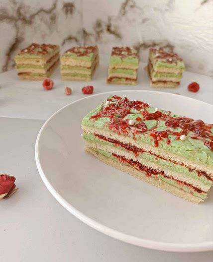White Chocolate Raspberry Pistachio Cake