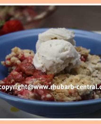 Rhubarb Strawberry Crumble with Oatmeal for Dessert or Brunch