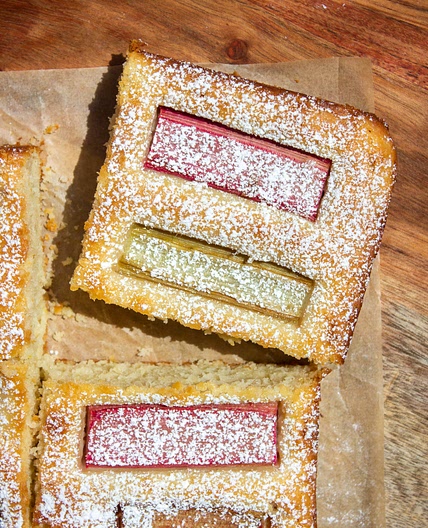 The Best Rhubarb Yogurt Cake
