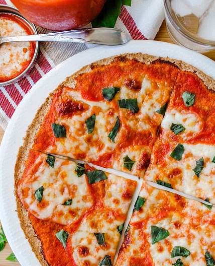 Easy tortilla margarita pizza