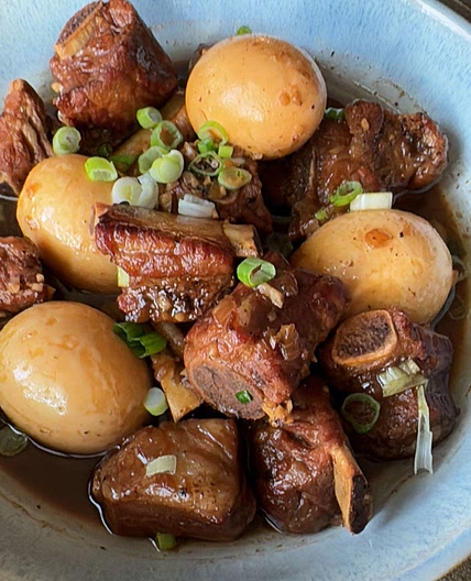 Caramelized pork ribs with egg 
