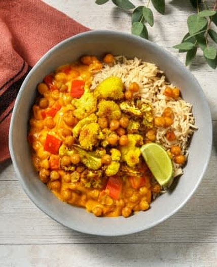 Curry jaune au chou-fleur rôti et pois chiche