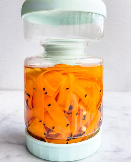 Quick Pickled Carrots