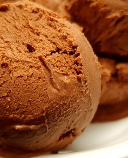 Simple 3-Ingredient Homemade Chocolate Ice Cream Recipe