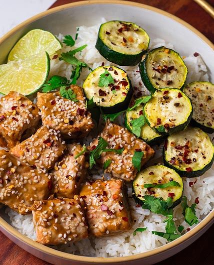 Sesame Salmon Bites with Zucchini