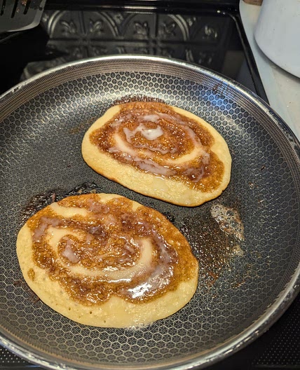 Cinnamon roll pancakes