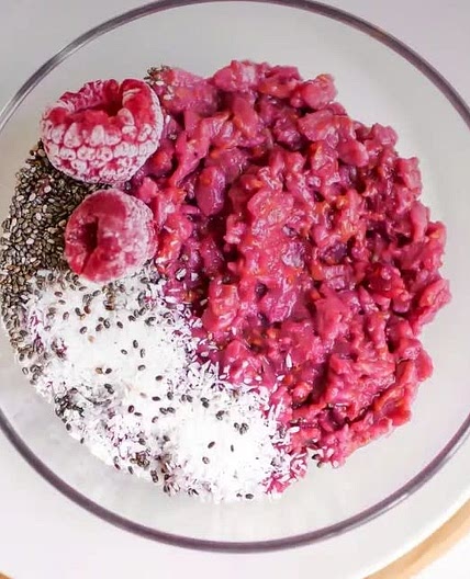 Himbeer-Kokos-Porridge