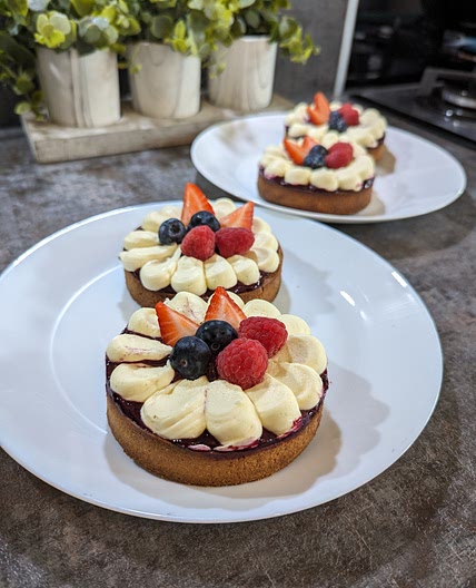 Mixed berry fruit tarts