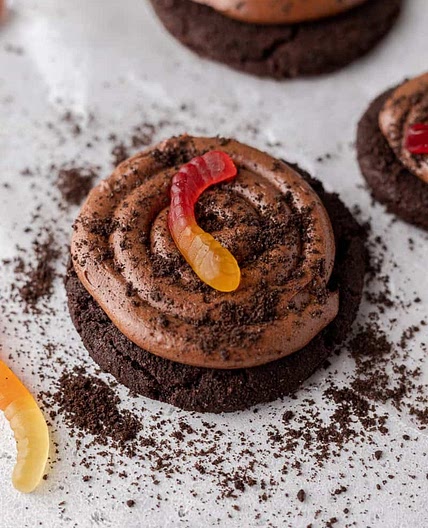Crumbl chocolate dirt cake cookies