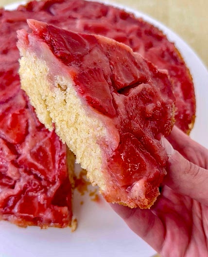 UPSIDE DOWN STRAWBERRY CAKE