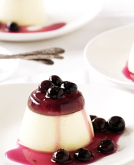 Blueberry panna cotta