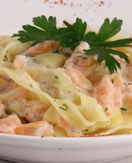 Pasta v slivochnom souse s ryboj