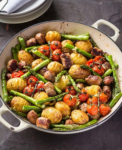 One pan Sausage, Potato & Asparagus roast