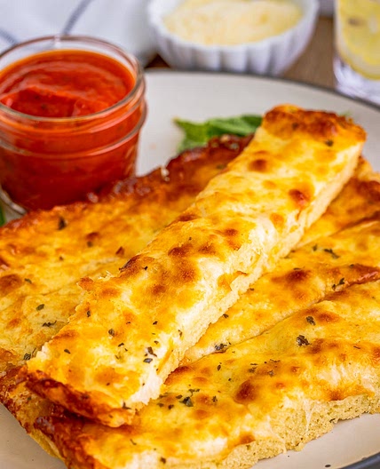 Cheesie Alfredo Breadsticks
