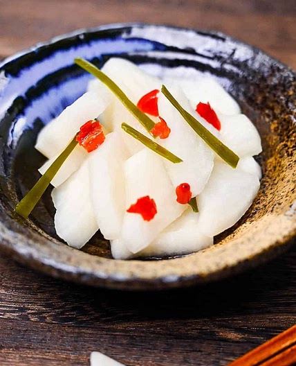 Japanese Pickled Daikon Radish (Bettarazuke)