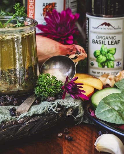Zesty Herbal Salad Dressing with Apple Cider Vinegar