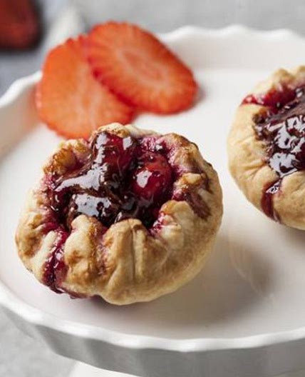 Pastelito de frutos rojos con chocolate