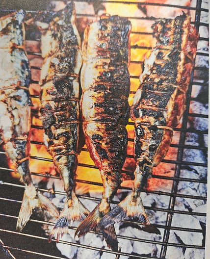 Mackerel recheado with kachumber salad