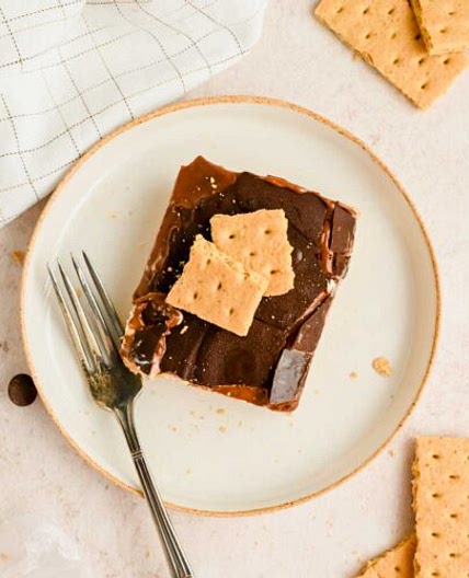 Eclair Icebox Cake