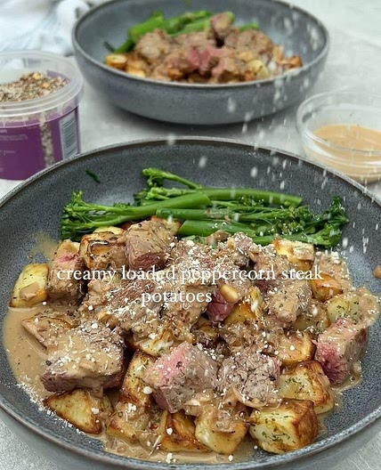Creamy peppercorn steak loaded crispy potatoes 😮‍💨 These were drea