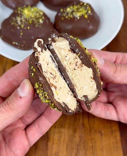 CHOCOLATE PEANUT BUTTER DESSERTS