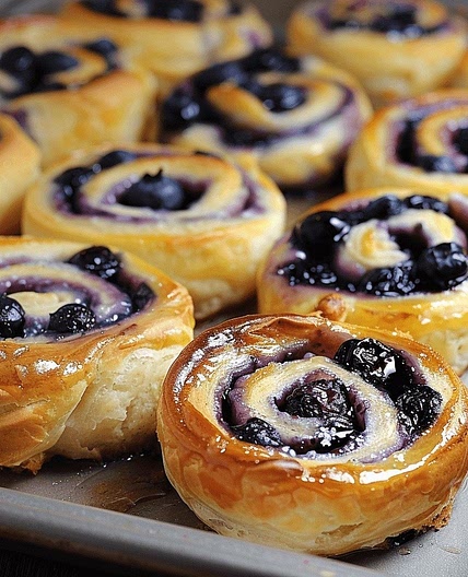 Weight Watchers Blueberry Cheesecake Swirl Rolls