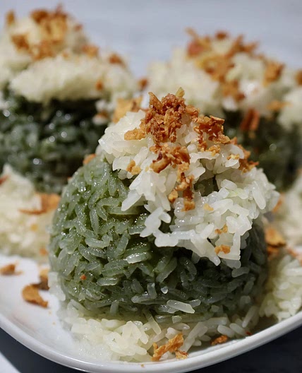 Vietnamese Xoi Khuc Recipe
