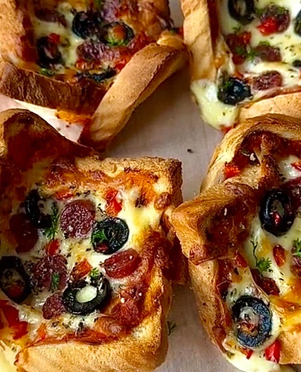 Peperoni Cheese Pizza  toasts 