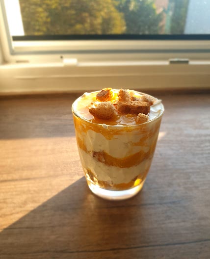 Apricot and yogurt 'tiramisu'