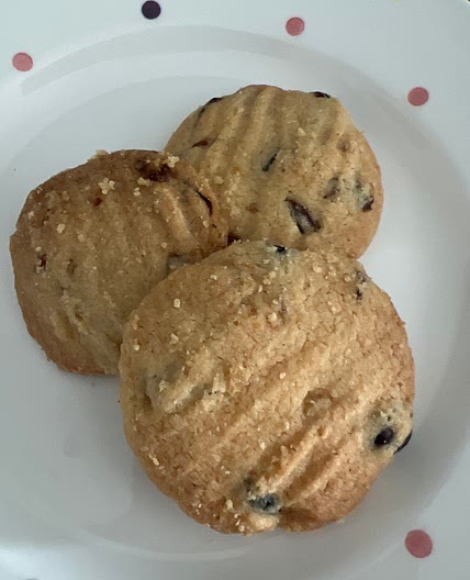 Walnut & cranberry moreish biscuits