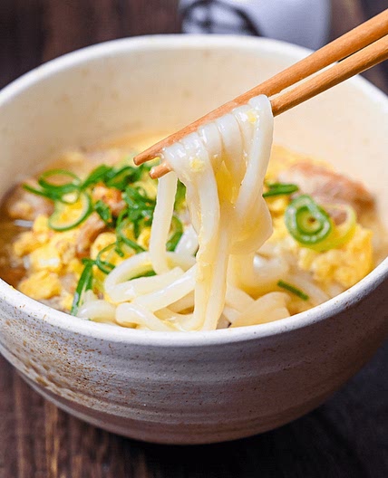 Oyako Udon (Chicken and Egg Udon Noodle Soup)