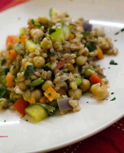 Farro con ceci e verdure
