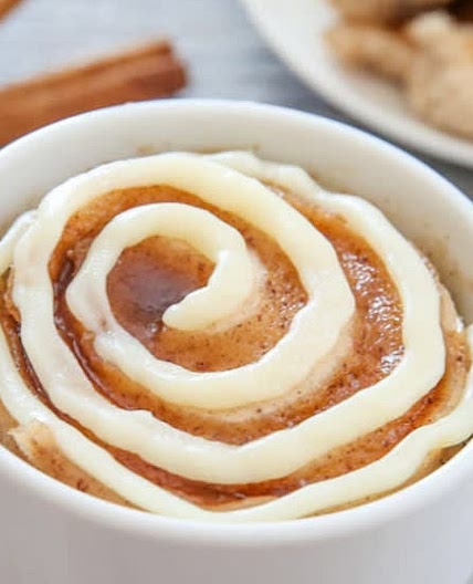 Cinnamon roll mug cake 