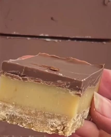 6 ingredient caramel slice