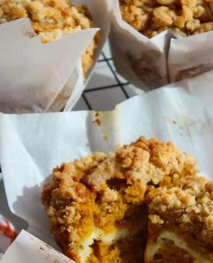 Pumpkin Banana Cream Cheese Muffins