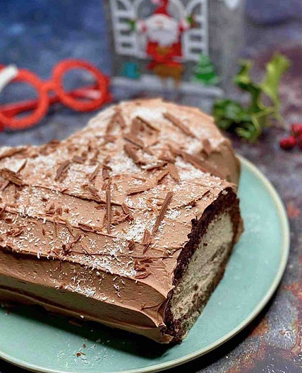 How to make a Classic Chocolate Yule Log