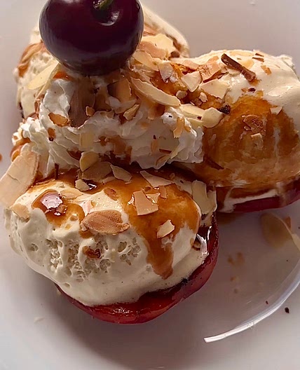 Peaches N Cream Ice-cream Sundae 