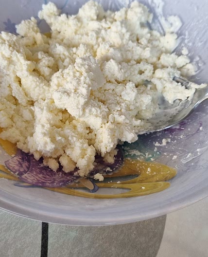 Cottage cheese with sour cream