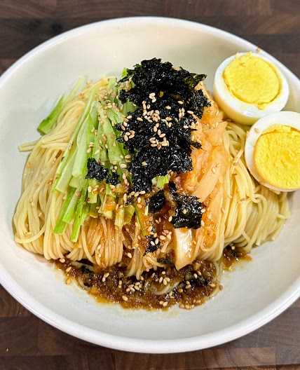 How to Make Korean Style Savory Soy Sauce Pasta in 10 Minutes