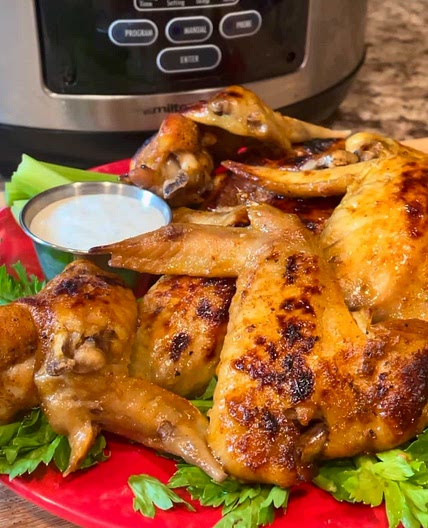 Mouthwatering Slow Cooker Honey Buffalo Wings
