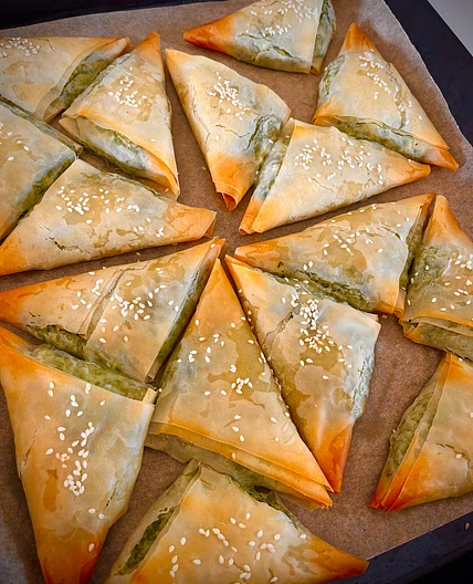 Greek spinach and feta triangles aka “spanakotiropitakia”
