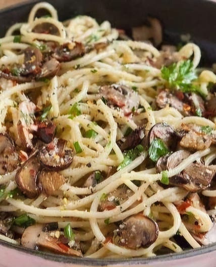 Mushroom Garlic Spaghetti