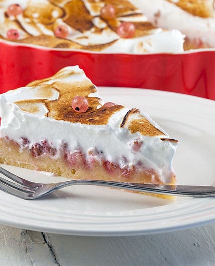 Pink currant and meringue pie