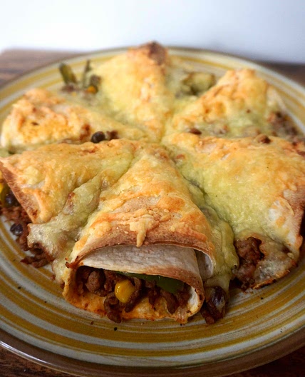 Cheesy beef cones