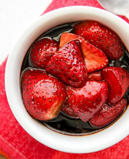 skinnymixer's Roasted Balsamic Strawberries
