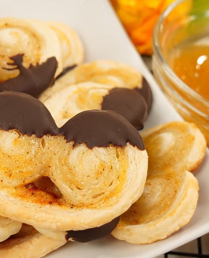 Schnelle Mini Schweineöhrchen - Blitz-Rezept | Zartes Blättertei