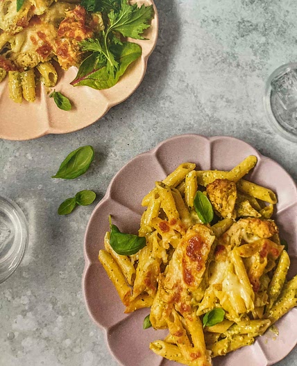 Chicken, mozzarella & pesto chicken 