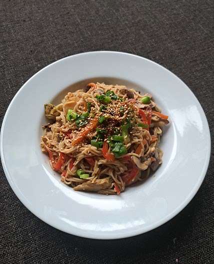 Lo Mein Noodles with shiitake and water chestnut